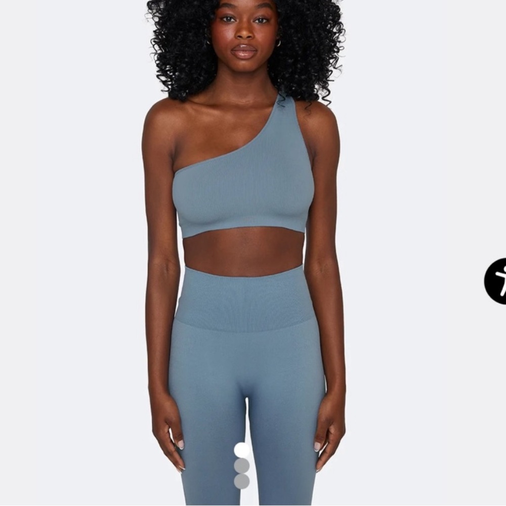 Set Active set in Blue Jean, top M, leggings S💕